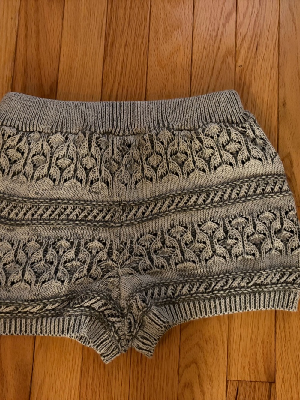 Vintage Havana Gray Knit Label Top
